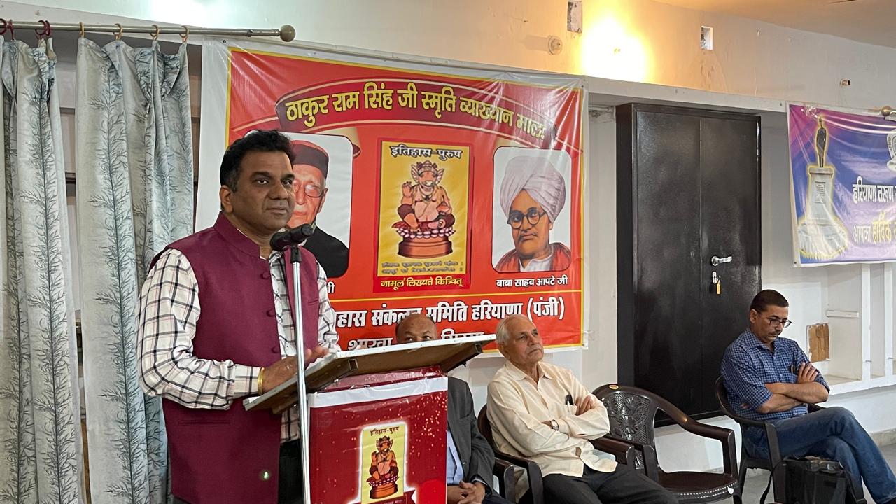 कार्यशाला को संबोधित करते रजिस्ट्रार डा. राजेश बांसल। कार्यशाला को संबोधित करते रजिस्ट्रार डा. राजेश बांसल।