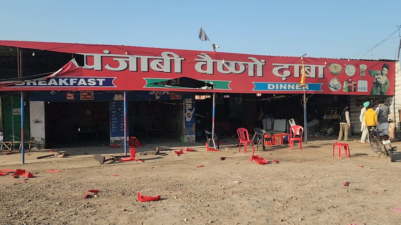 ढाबे पर बदमाशों ने की तोड़फोड़ ढाबे पर बदमाशों ने की तोड़फोड़