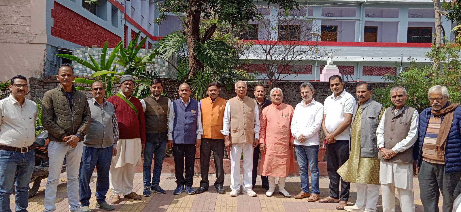 बैठक के बाद एक साथ ब्राह्मण समाज उत्थान परिषद के पदाधिकारी बैठक के बाद एक साथ ब्राह्मण समाज उत्थान परिषद के पदाधिकारी