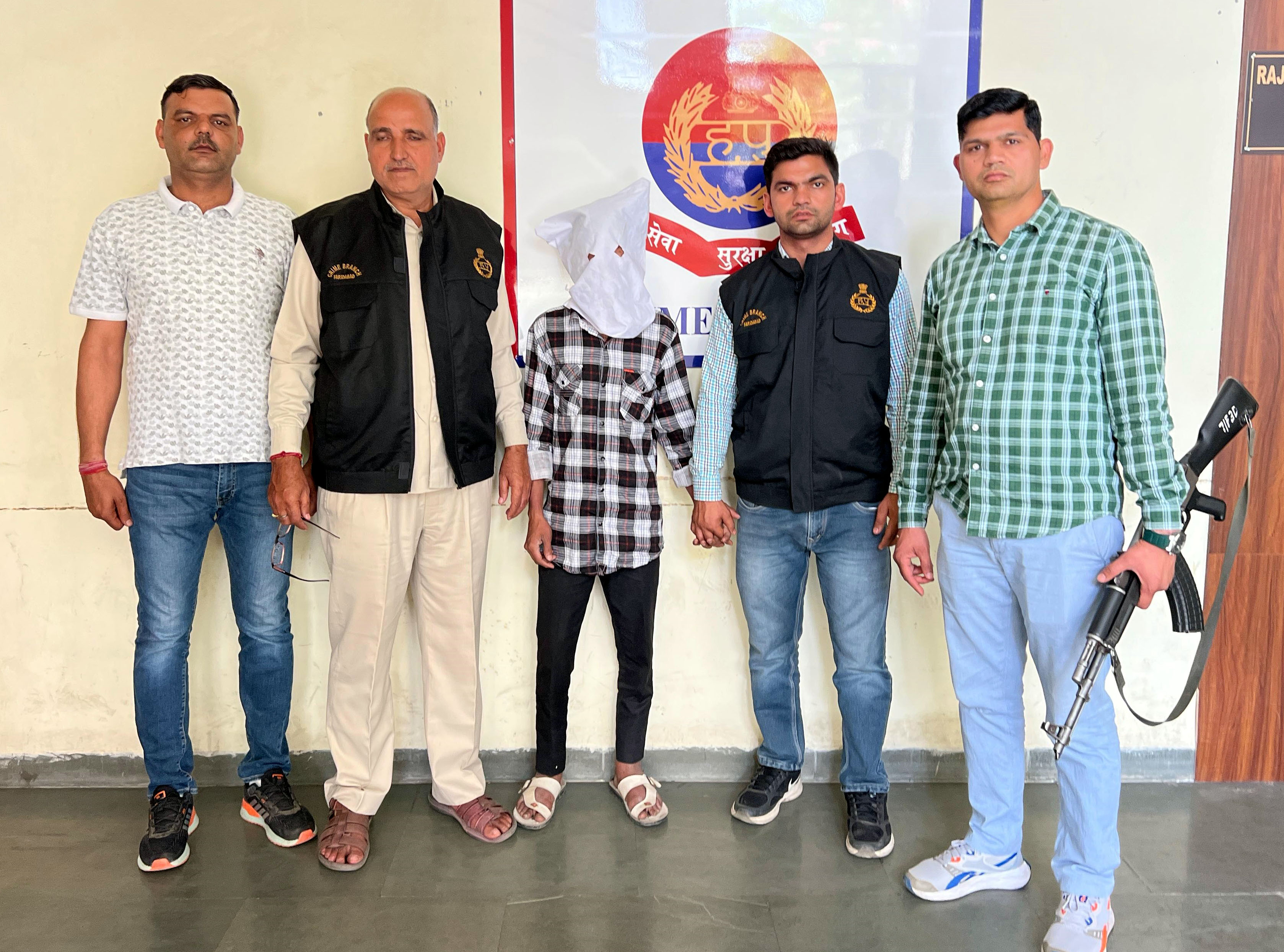 गिरफ्तार किया गया हत्यारोपी गिरफ्तार किया गया हत्यारोपी