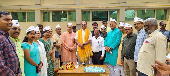 सांसद से भेंट करते सांसद से भेंट करते
