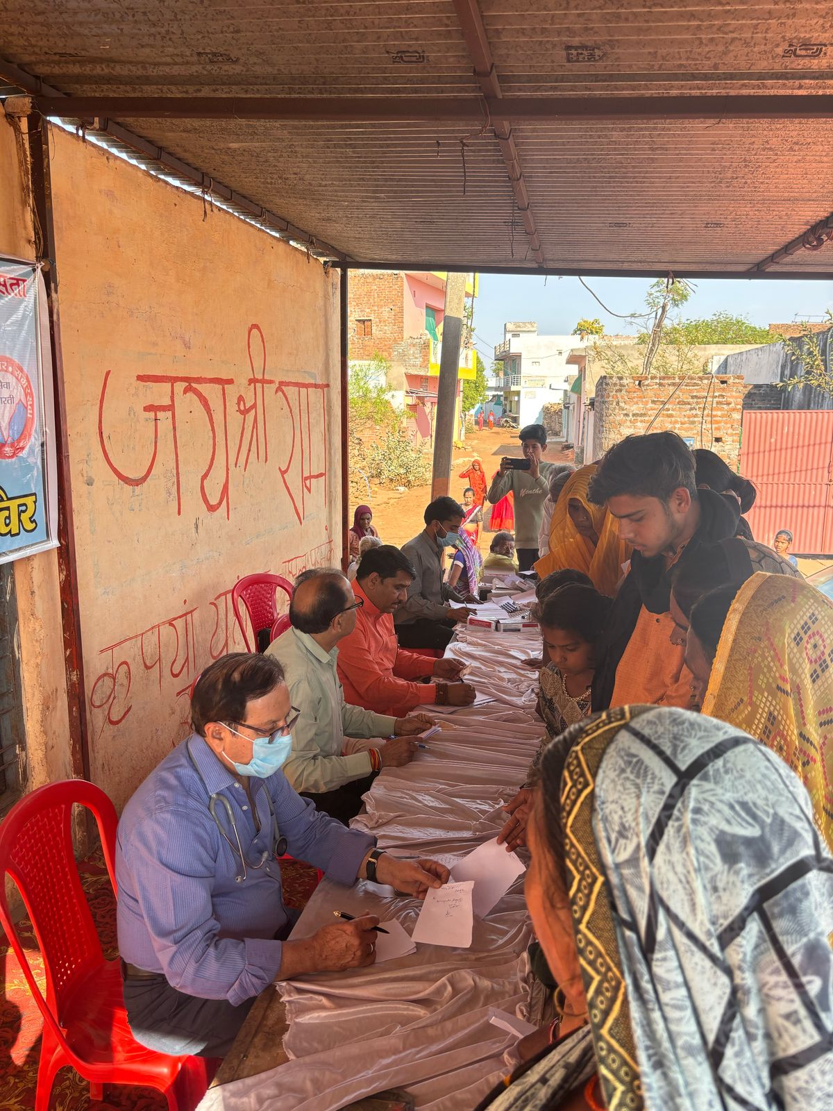 स्वास्थ्य शिविर में स्वच्छता का पढ़ाया गया पाठ स्वास्थ्य शिविर में स्वच्छता का पढ़ाया गया पाठ