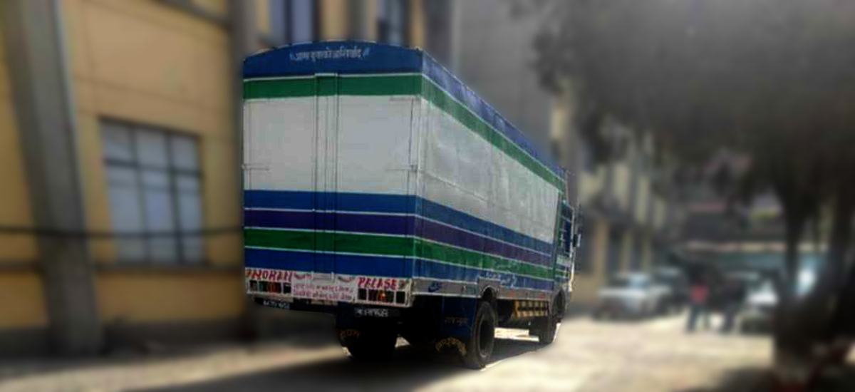 नोटो से भरा कंटेनर पुलिस हिरासत में नोटो से भरा कंटेनर पुलिस हिरासत में