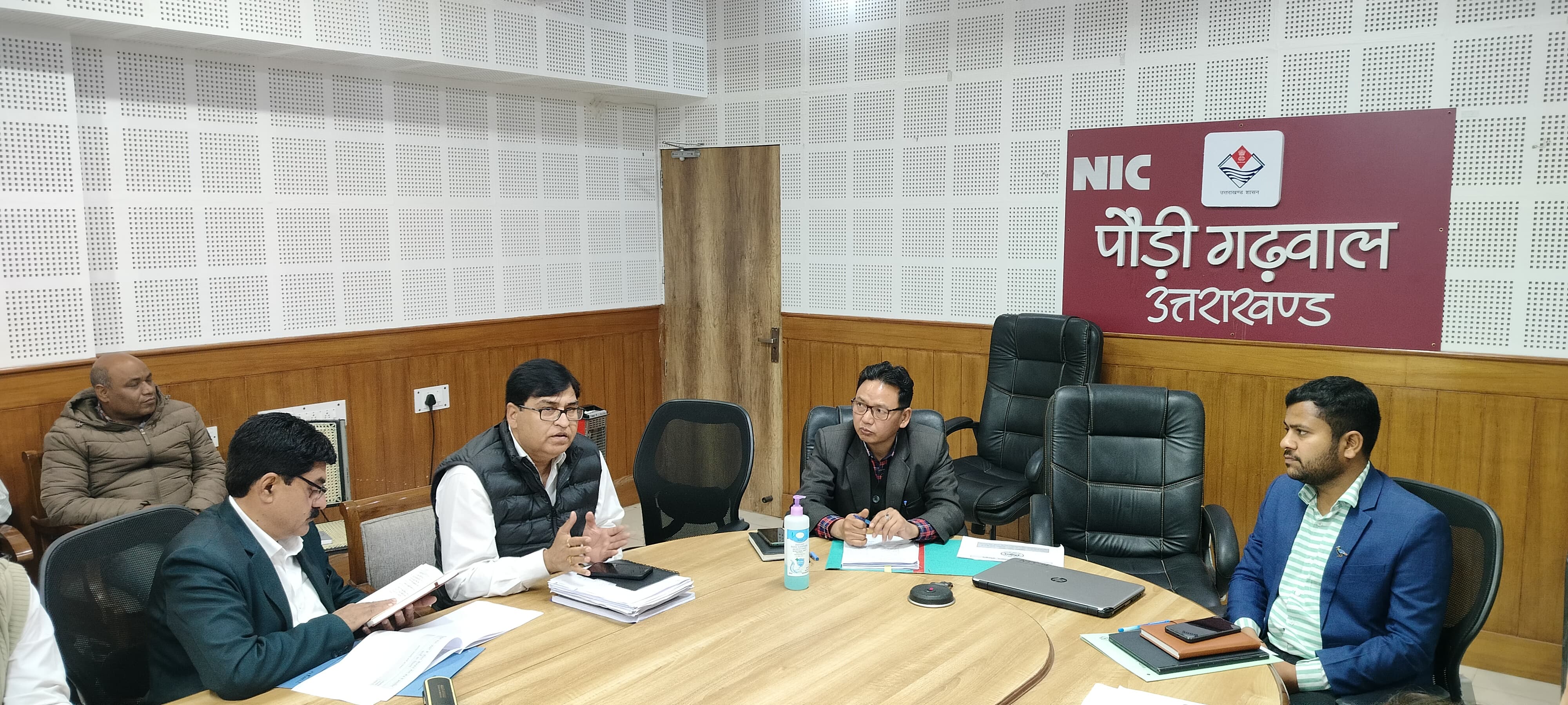 हरिद्वार में 2027 को होने वाले अर्ध कुंभ मेले की ऐडीम ने की कक्षा में ली संबंधित अधिकारी को साथ बैठक हरिद्वार में 2027 को होने वाले अर्ध कुंभ मेले की ऐडीम ने की कक्षा में ली संबंधित अधिकारी को साथ बैठक