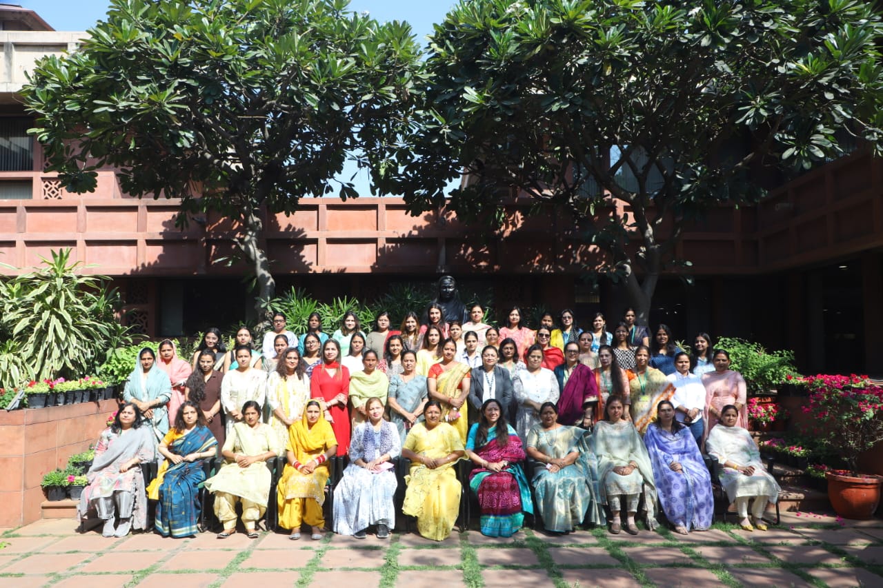 one-day seminar on Women at parliament one-day seminar on Women at parliament