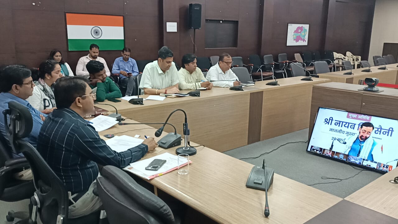लेबर एक्ट के बारे में लोगों को किया जाए अधिक से अधिक जागरूक लेबर एक्ट के बारे में लोगों को किया जाए अधिक से अधिक जागरूक