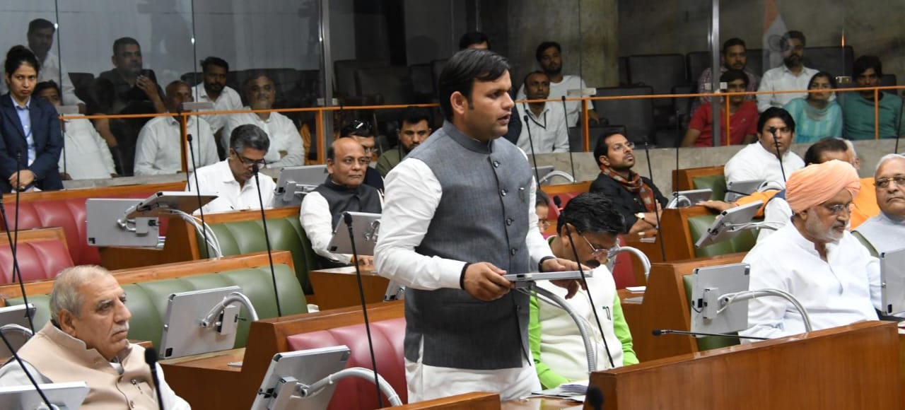 हरियाणा विधानसभा में खेल मंत्री गौरव गौतम सम्बोधित करते हुए हरियाणा विधानसभा में खेल मंत्री गौरव गौतम सम्बोधित करते हुए