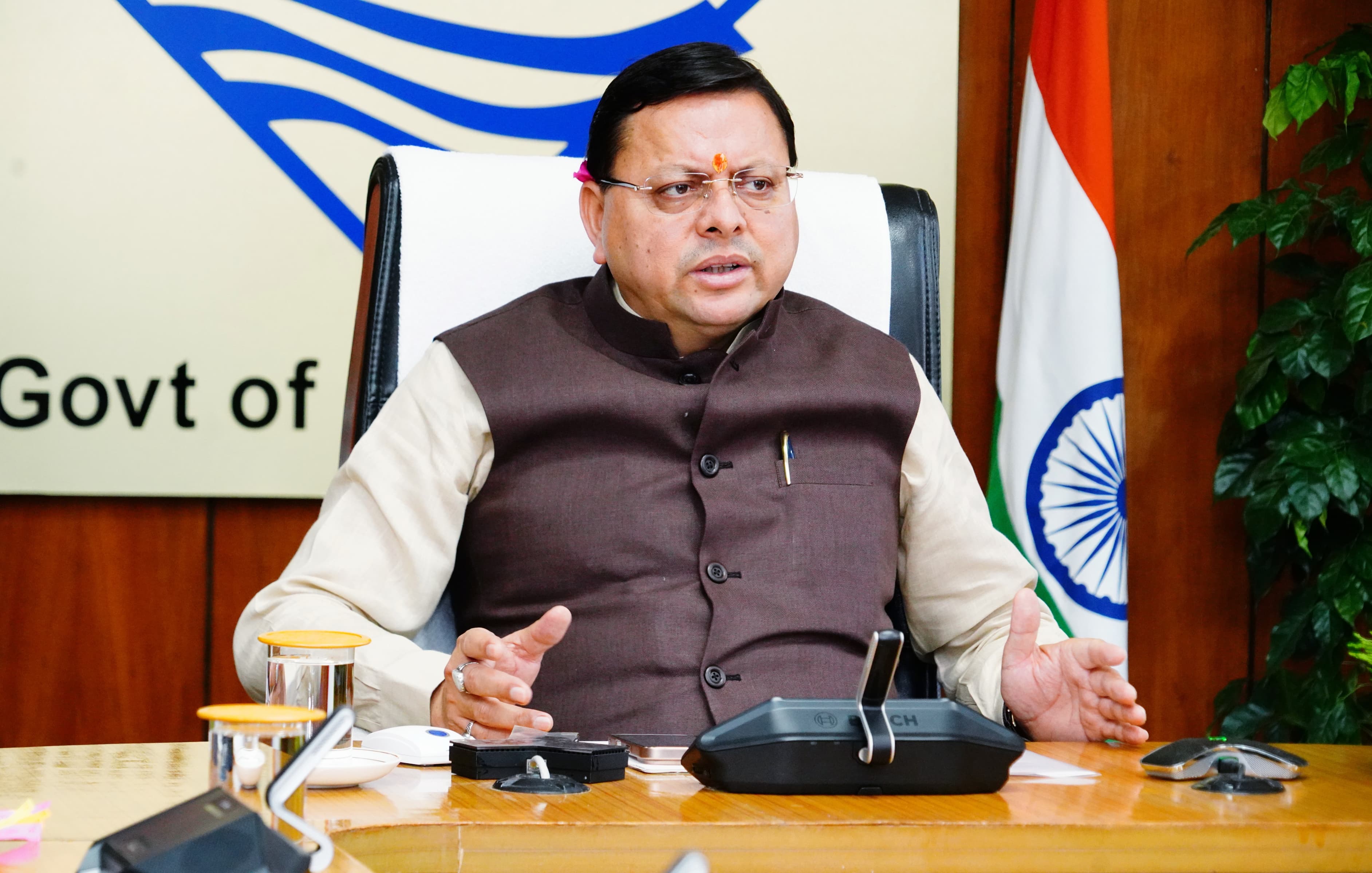 मुख्यमंत्री पुष्कर सिंह धामी बैठक लेते। मुख्यमंत्री पुष्कर सिंह धामी बैठक लेते।
