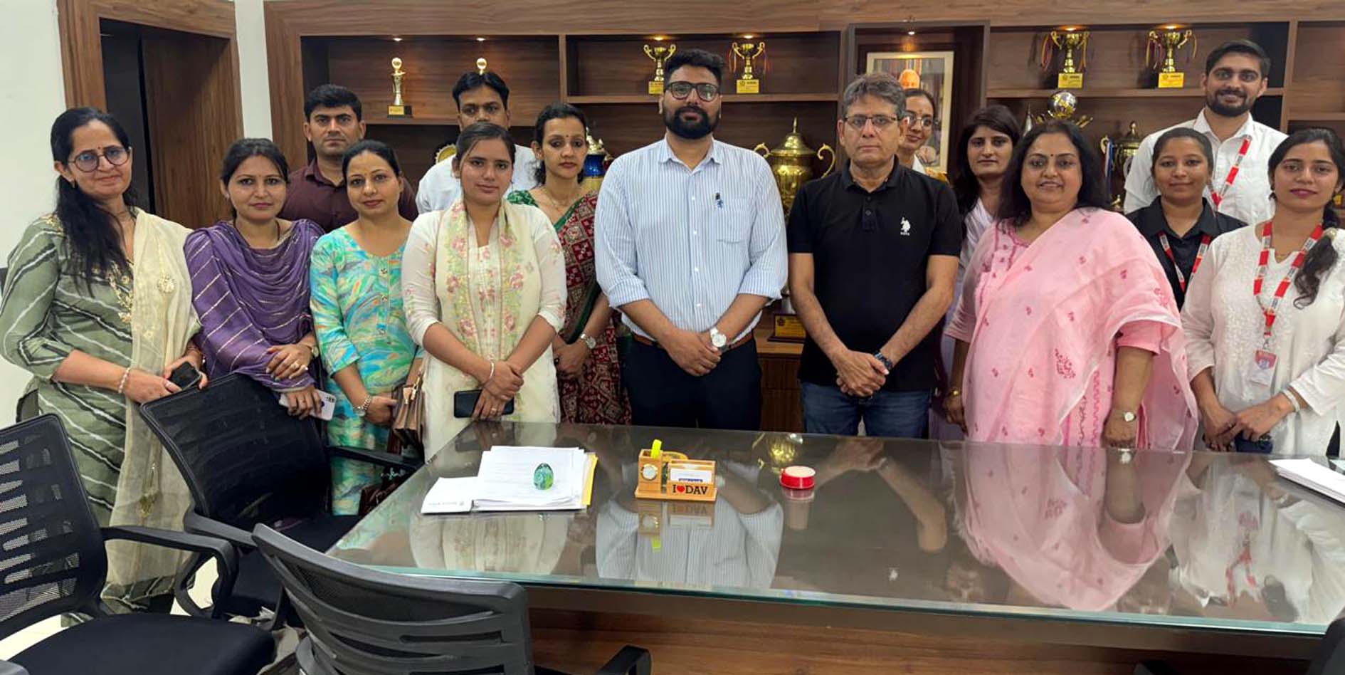दयानंद कॉलेज में कार्यशाला के शुभारंभ अवसर पर प्राचार्य व अन्य अतिथि। दयानंद कॉलेज में कार्यशाला के शुभारंभ अवसर पर प्राचार्य व अन्य अतिथि।