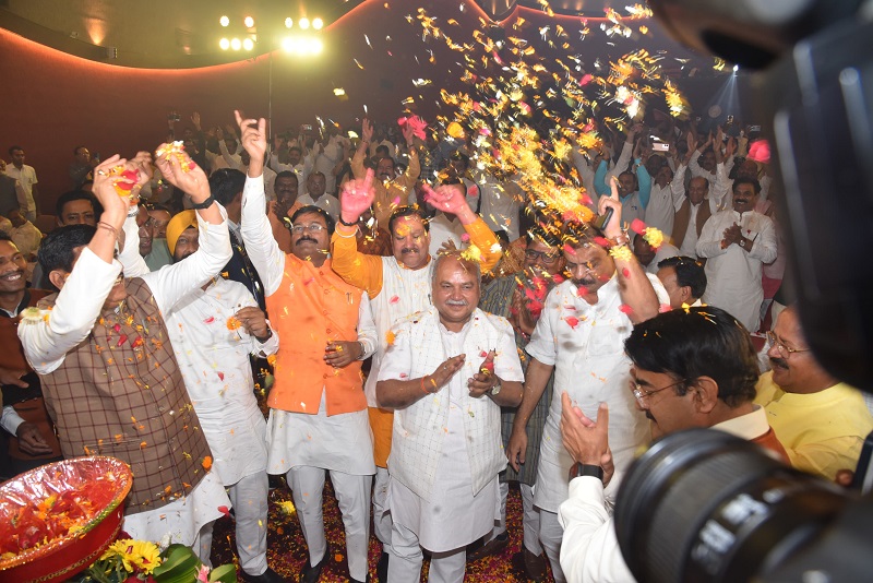 मप्र विधानसभा में फाग महोत्सव मप्र विधानसभा में फाग महोत्सव