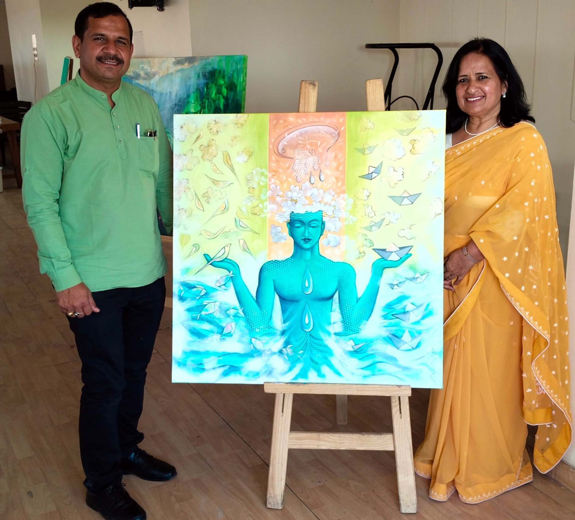 डॉ. राजेश जांगड़ा की चित्रकारी देखते हुए अतिथि। डॉ. राजेश जांगड़ा की चित्रकारी देखते हुए अतिथि।