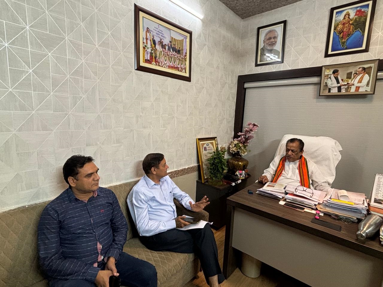 विभागीय अधिकारियों की बैठक विभागीय अधिकारियों की बैठक