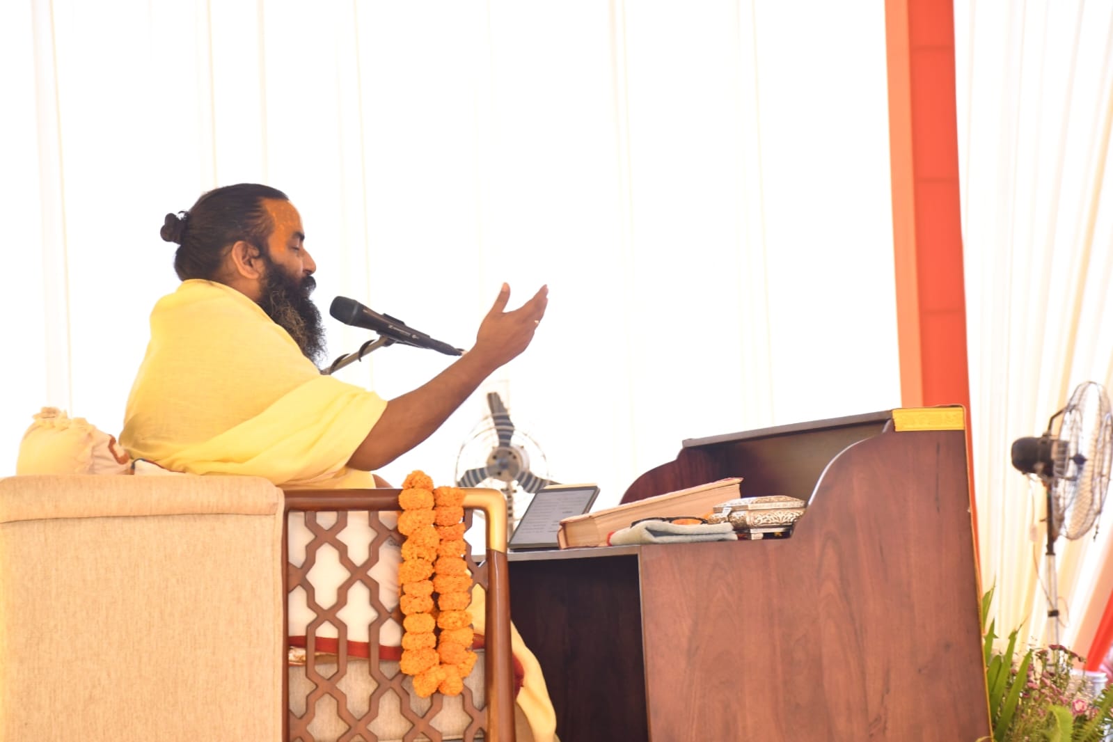 सीएल गुप्ता फार्म हाउस में तीन दिवसीय श्री हनुमत चरित्र चिंतन कथा का भव्य समापन सीएल गुप्ता फार्म हाउस में तीन दिवसीय श्री हनुमत चरित्र चिंतन कथा का भव्य समापन