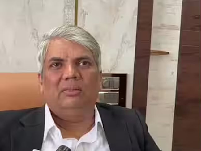 फाईल फोटो: वकील नीलेश ओझा फाईल फोटो: वकील नीलेश ओझा