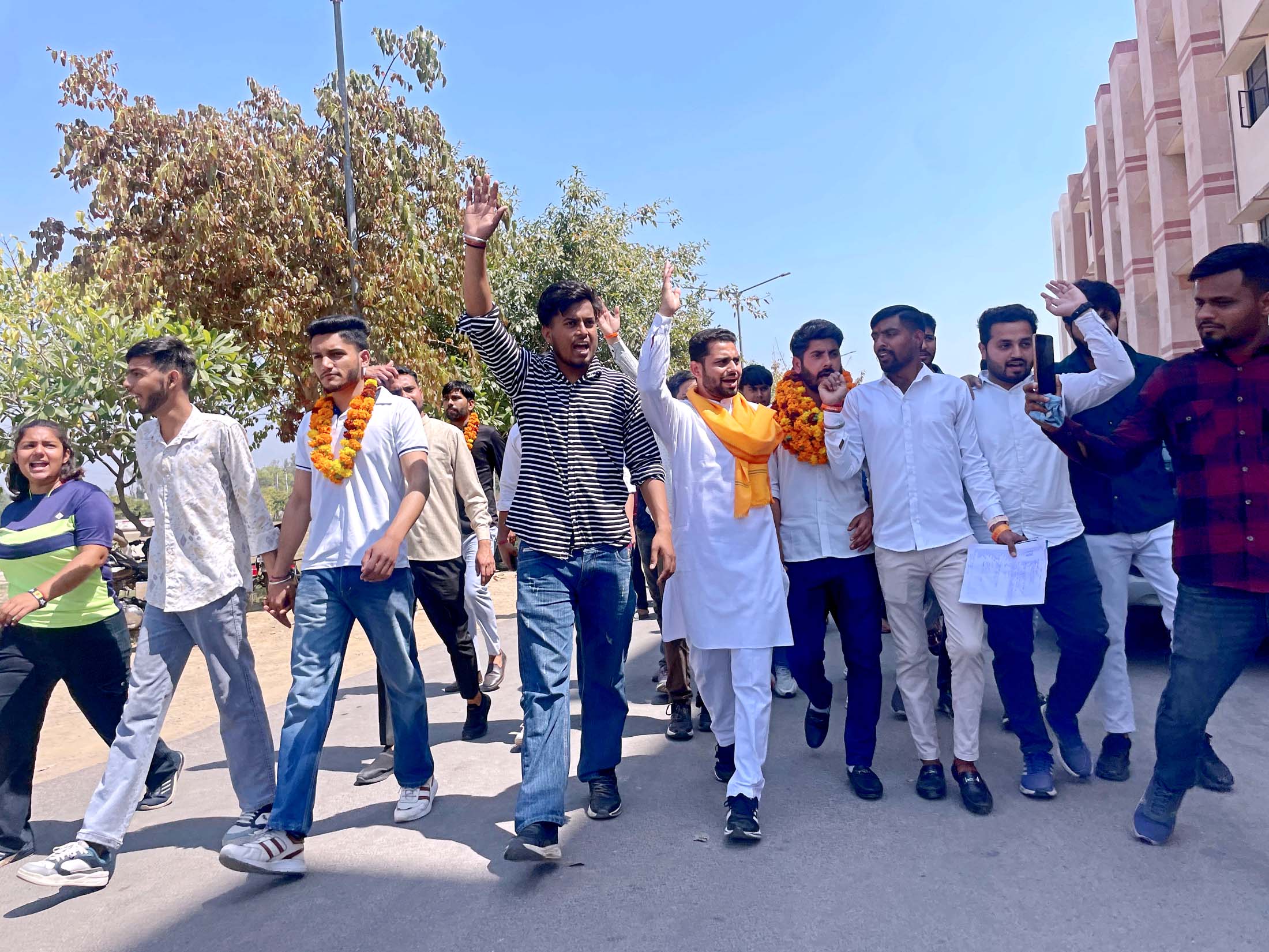 चुनी गई कार्यकारिणी सदस्य। चुनी गई कार्यकारिणी सदस्य।