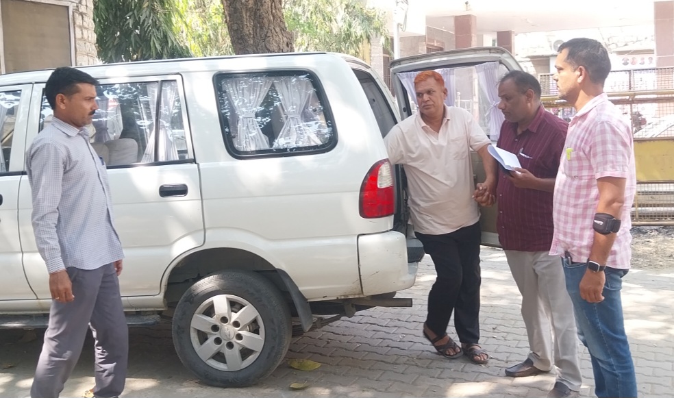 चित्तौड़गढ़ जिले के आकोला थाना पुलिस के एएसआई को उदयपुर एसीबी ने रिश्वत के मामले में गिरफ्तार किया। चित्तौड़गढ़ जिले के आकोला थाना पुलिस के एएसआई को उदयपुर एसीबी ने रिश्वत के मामले में गिरफ्तार किया।
