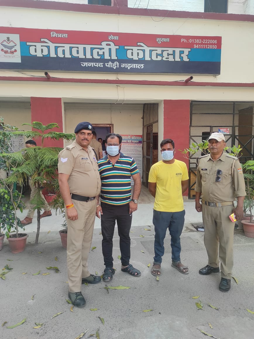 चेक बाउंस, गैंगस्टर व मारपीट में फरार चार वारंटी गिरफ्तार चेक बाउंस, गैंगस्टर व मारपीट में फरार चार वारंटी गिरफ्तार