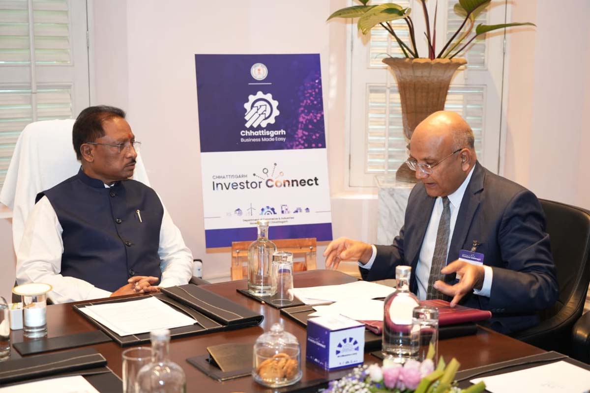 मुख्यमंत्री विष्णुदेव साय से जीपीआरएस आर्या प्राइवेट लिमिटेड के दीपक अग्रवाल मुलाकात कर चर्चा करते मुख्यमंत्री विष्णुदेव साय से जीपीआरएस आर्या प्राइवेट लिमिटेड के दीपक अग्रवाल मुलाकात कर चर्चा करते