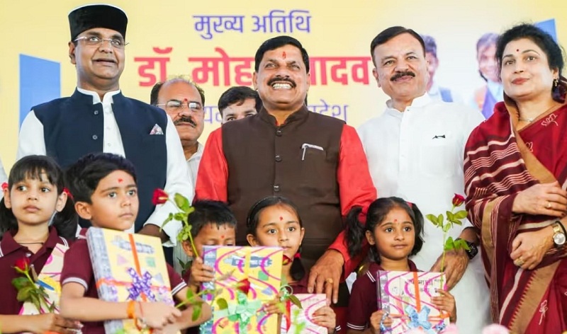 स्कूल चलें हम अभियान (फाइल फोटो) स्कूल चलें हम अभियान (फाइल फोटो)