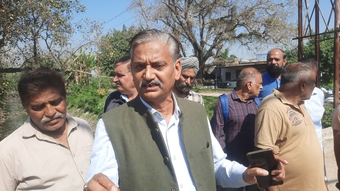 विधायकों से ना उम्मीद हुई जनता : सतीश शर्मा विधायकों से ना उम्मीद हुई जनता : सतीश शर्मा