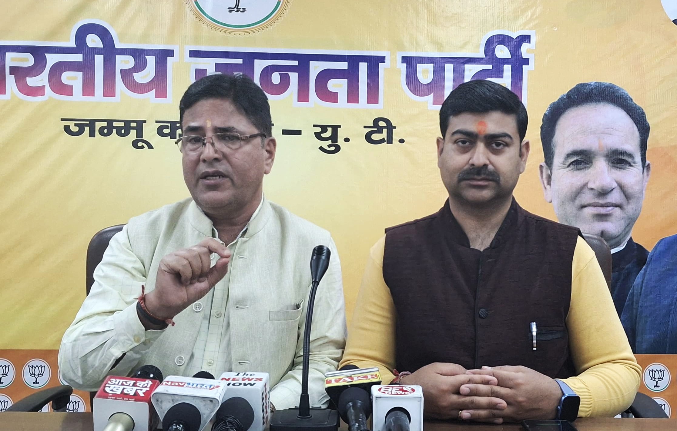 पवन शर्मा ने जम्मू-कश्मीर में दिहाड़ी मजदूरों को नियमित करने के लिए ठोस कार्रवाई की मांग की पवन शर्मा ने जम्मू-कश्मीर में दिहाड़ी मजदूरों को नियमित करने के लिए ठोस कार्रवाई की मांग की