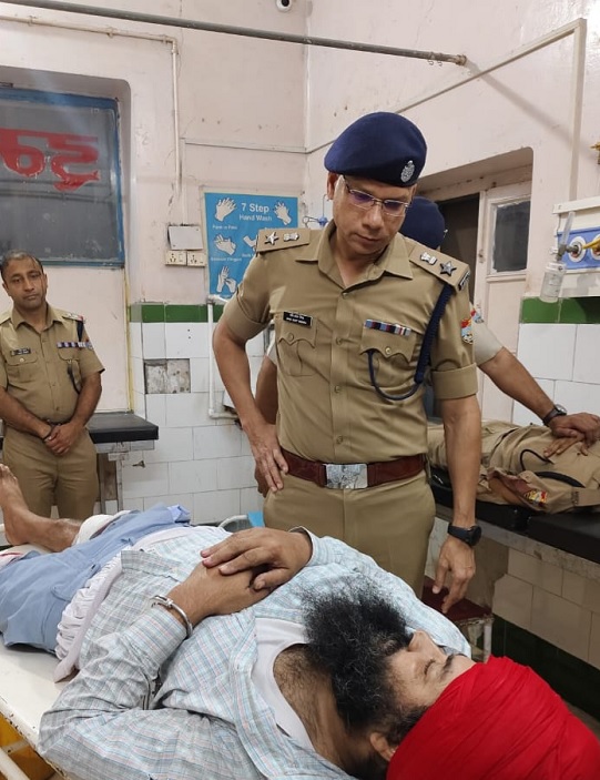 बाबा तरसेम सिंह हत्याकांड के मुख्य आरोपित सरबजीत सिंह को पुलिस ने काशीपुर के अस्पताल में भर्ती कराया है। बाबा तरसेम सिंह हत्याकांड के मुख्य आरोपित सरबजीत सिंह को पुलिस ने काशीपुर के अस्पताल में भर्ती कराया है।