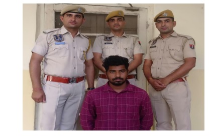 ऑनलाइन शेयर मार्केट में इंवेस्टमेंट के नाम पर 3.36 करोड़ की साइबर ठगी करने वाला ठग गिरफ्तार ऑनलाइन शेयर मार्केट में इंवेस्टमेंट के नाम पर 3.36 करोड़ की साइबर ठगी करने वाला ठग गिरफ्तार