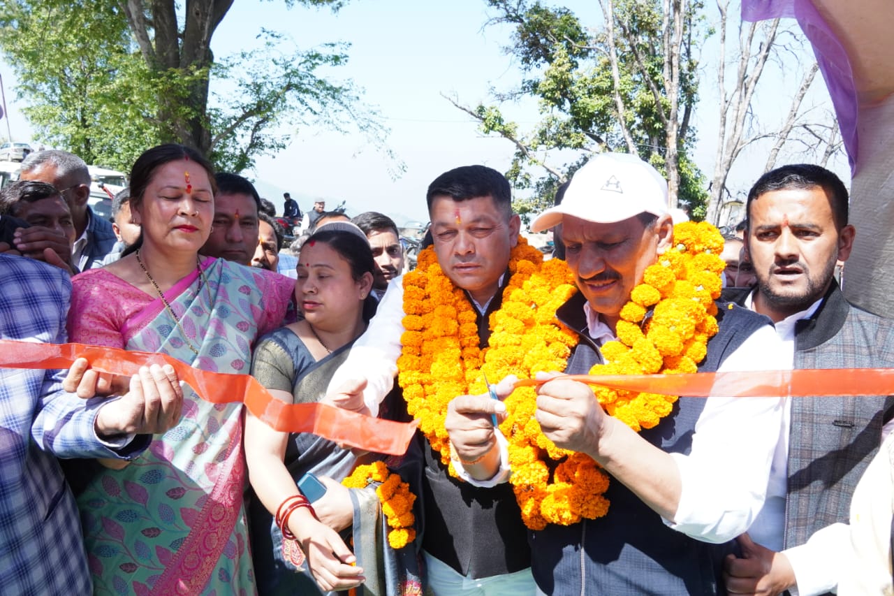 बड़कोट में आयोजित जन सेवा शिविर बड़कोट में आयोजित जन सेवा शिविर