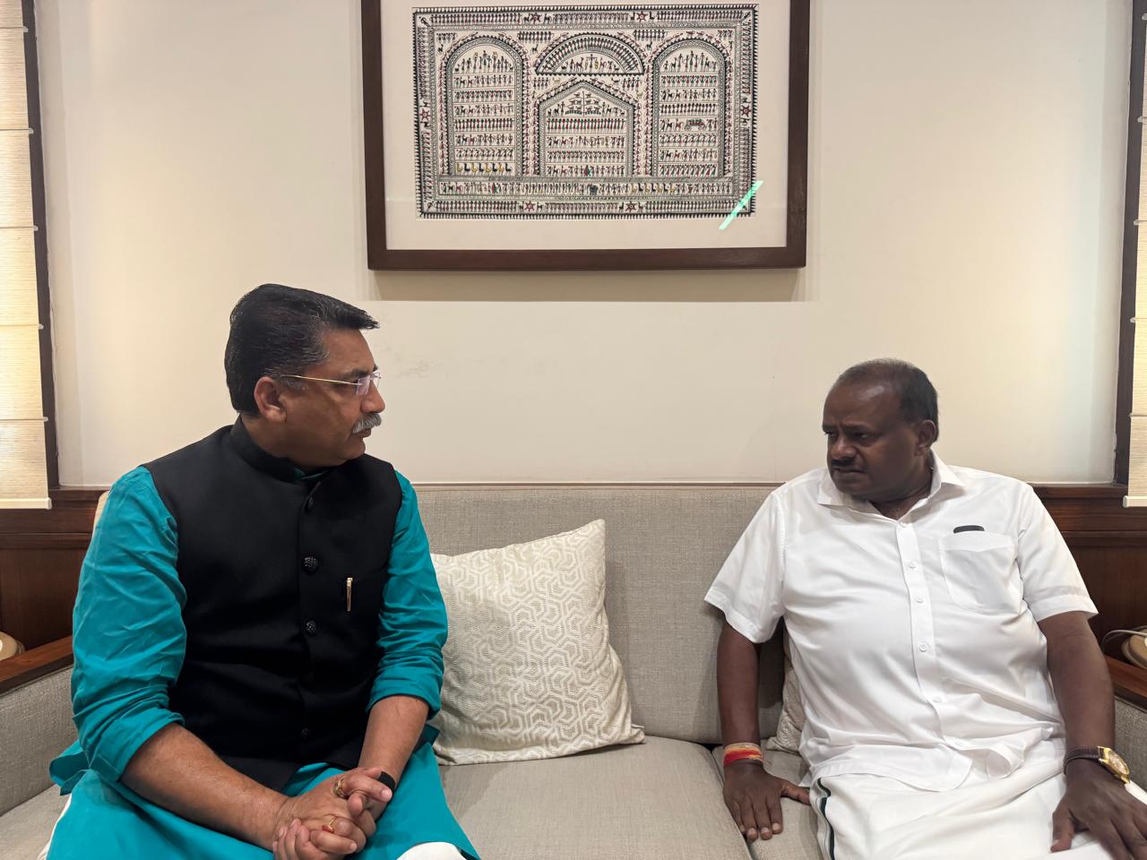 जबलपुर को केंद्र में रखकर बने औद्योगिक कॉरिडोर : सांसद आशीष दुबे जबलपुर को केंद्र में रखकर बने औद्योगिक कॉरिडोर : सांसद आशीष दुबे