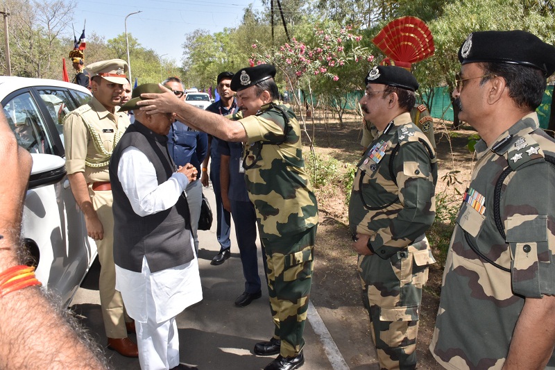 इंदौर में 18वीं अखिल भारतीय पुलिस निशानेबाजी खेल प्रतियोगिता के समापन समारोह इंदौर में 18वीं अखिल भारतीय पुलिस निशानेबाजी खेल प्रतियोगिता के समापन समारोह