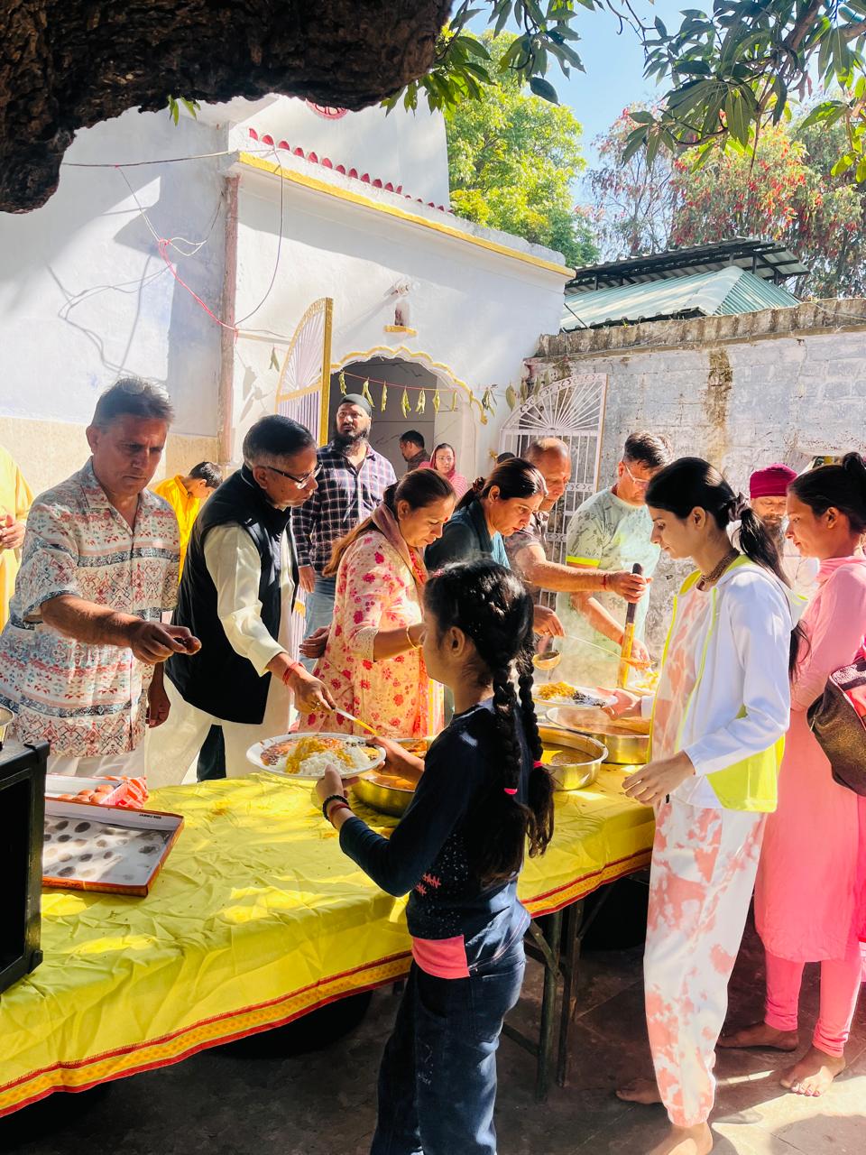 शनि अमावस्या के अवसर पर परमंडल में लंगर का आयोजन शनि अमावस्या के अवसर पर परमंडल में लंगर का आयोजन
