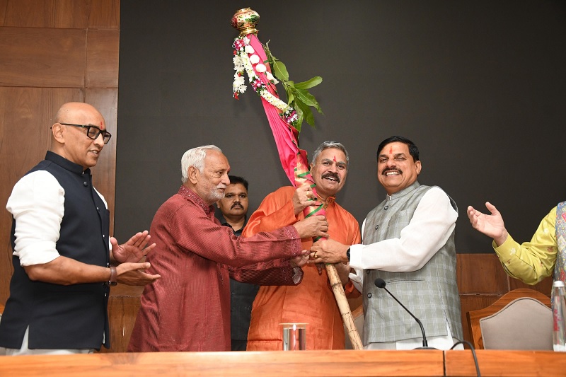 मुख्यमंत्री डॉ. मोहन यादव का वृहद मराठी समाज ने गुड़ी पड़वा के उपलक्ष में स्वागत अभिनन्दन किया मुख्यमंत्री डॉ. मोहन यादव का वृहद मराठी समाज ने गुड़ी पड़वा के उपलक्ष में स्वागत अभिनन्दन किया