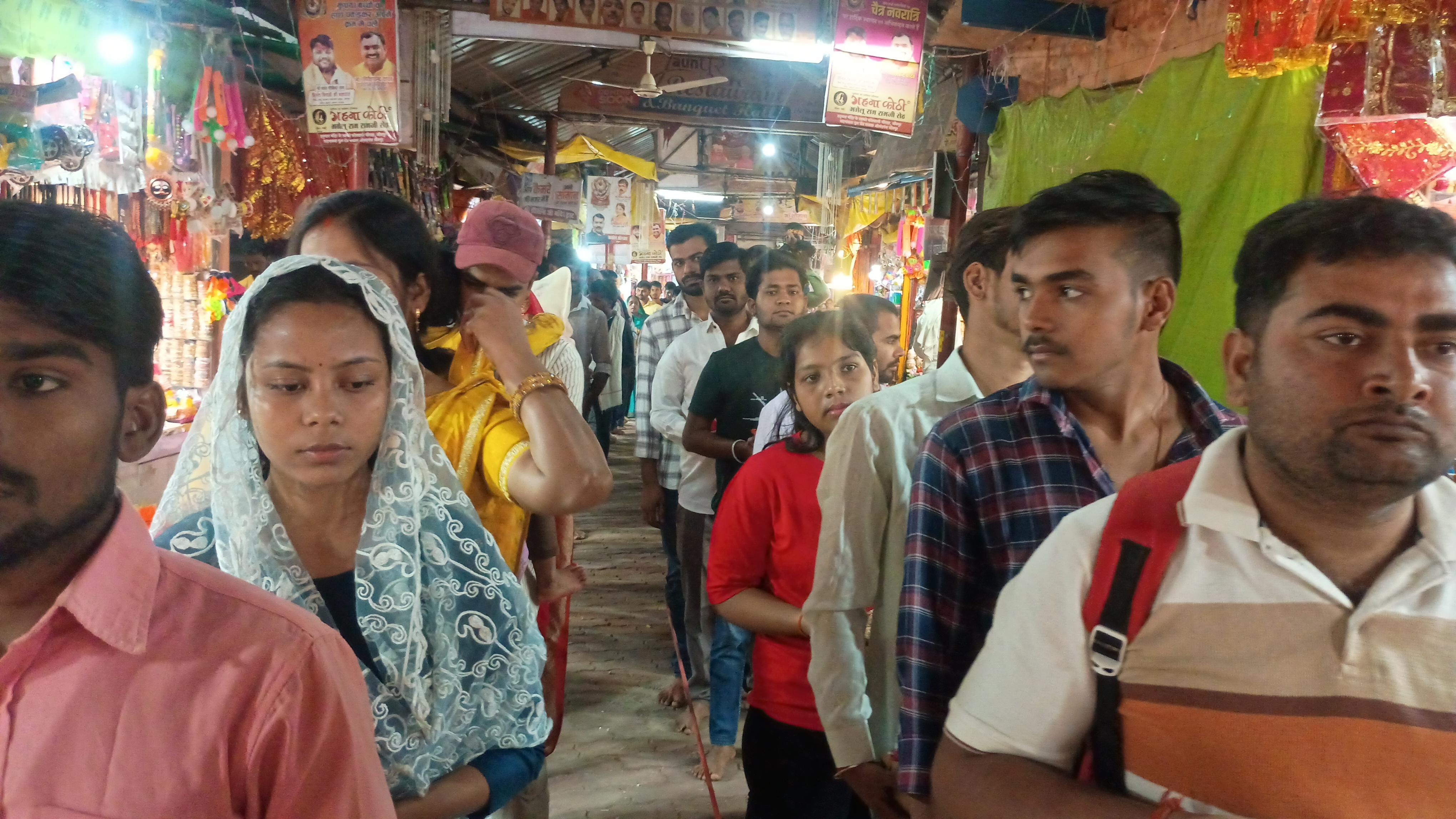 माता शीतला जी का दर्शन करने से पूरी होती है भक्तों की मुराद: दिनेश कुमार सिंह पूर्व मंडलायुक्त माता शीतला जी का दर्शन करने से पूरी होती है भक्तों की मुराद: दिनेश कुमार सिंह पूर्व मंडलायुक्त