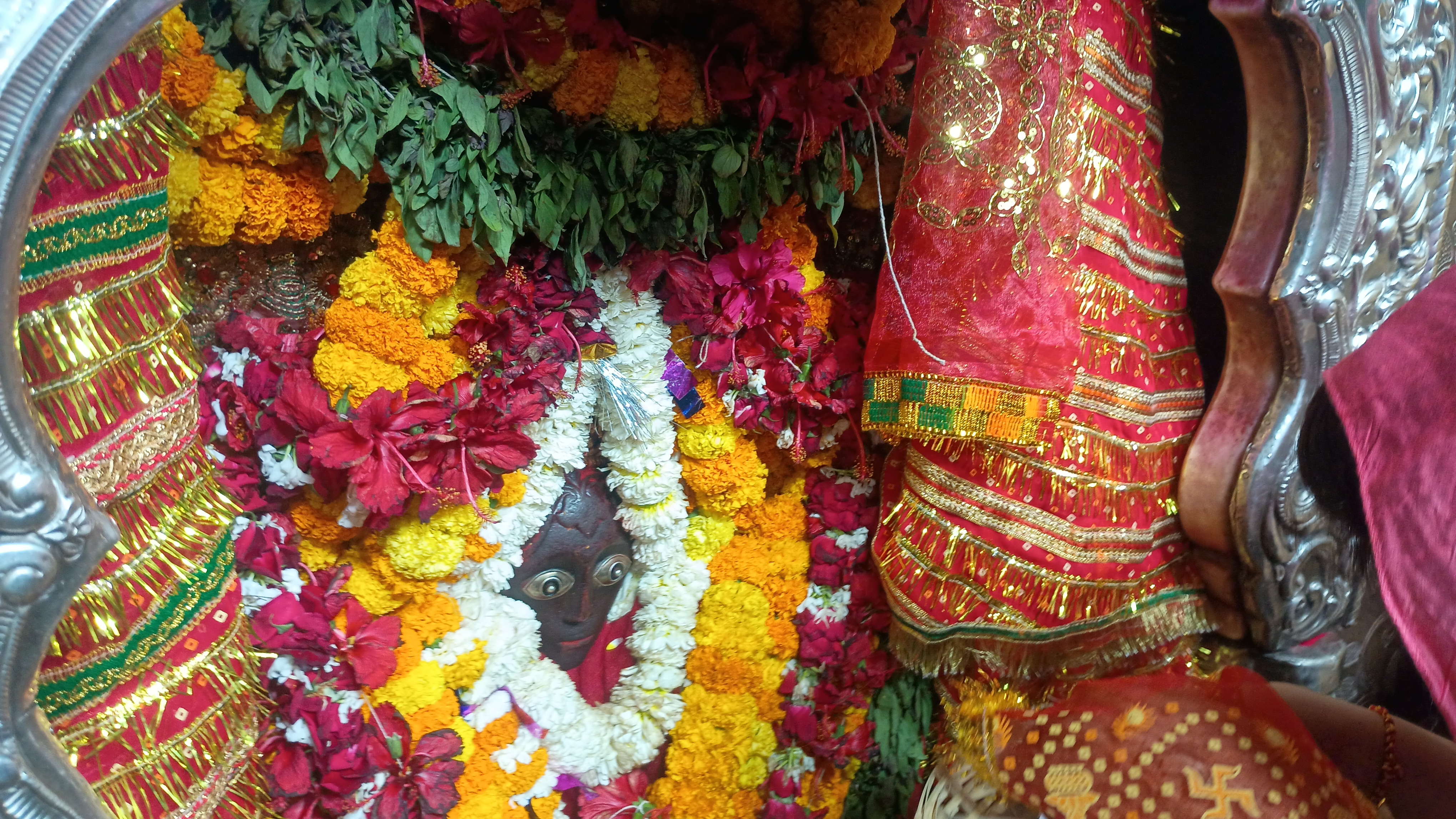 माता शीतला जी का दर्शन करने से पूरी होती है भक्तों की मुराद: दिनेश कुमार सिंह पूर्व मंडलायुक्त माता शीतला जी का दर्शन करने से पूरी होती है भक्तों की मुराद: दिनेश कुमार सिंह पूर्व मंडलायुक्त