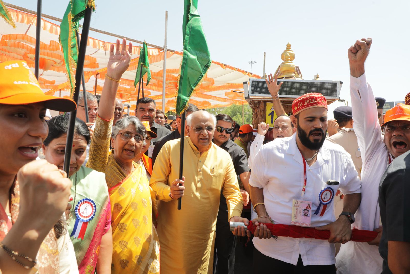 मुख्यमंत्री भूपेंद्र पटेल ने अहमदाबाद के नरोड़ा से चेटीचंड शोभायात्रा को रवाना किया मुख्यमंत्री भूपेंद्र पटेल ने अहमदाबाद के नरोड़ा से चेटीचंड शोभायात्रा को रवाना किया