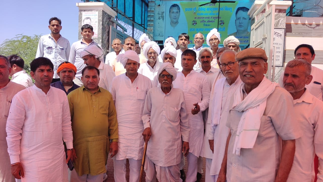 फोटो कैप्शन 30आरटीके3ः गांव बालंद में सतगामा खाप के पदाधिकारी बैठक करते। फोटो कैप्शन 30आरटीके3ः गांव बालंद में सतगामा खाप के पदाधिकारी बैठक करते।