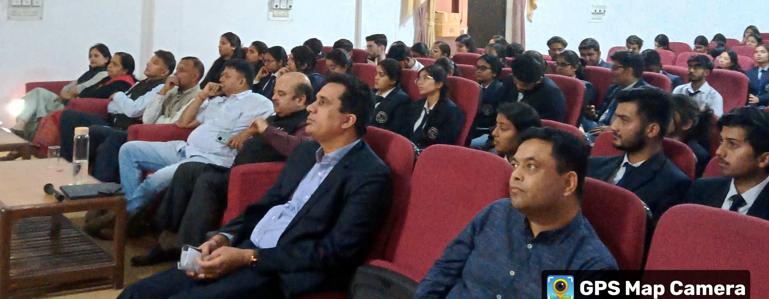 राष्ट्रीय संगोष्ठी में शामिल प्रतिभागी। राष्ट्रीय संगोष्ठी में शामिल प्रतिभागी।