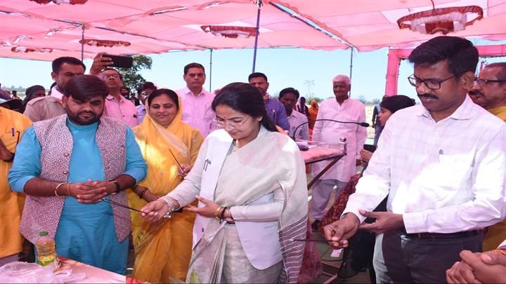 सतनाः ग्राम पंचायत दुर्गापुर से हुआ जल गंगा संवर्धन अभियान का शुभारंभ सतनाः ग्राम पंचायत दुर्गापुर से हुआ जल गंगा संवर्धन अभियान का शुभारंभ