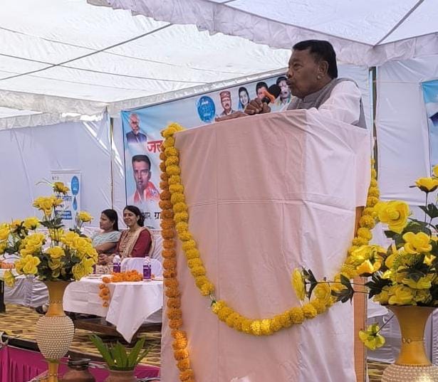 कार्यक्रम को संबोधित करते विधायक बिसाहूलाल सिंह कार्यक्रम को संबोधित करते विधायक बिसाहूलाल सिंह