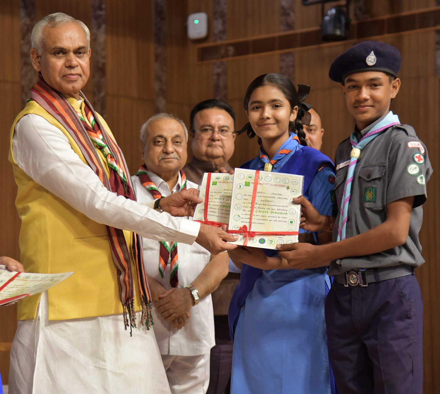 स्काउट एंड गाइड के कार्यक्रम में राज्यपाल आचार्य देवव्रत स्काउट एंड गाइड के कार्यक्रम में राज्यपाल आचार्य देवव्रत