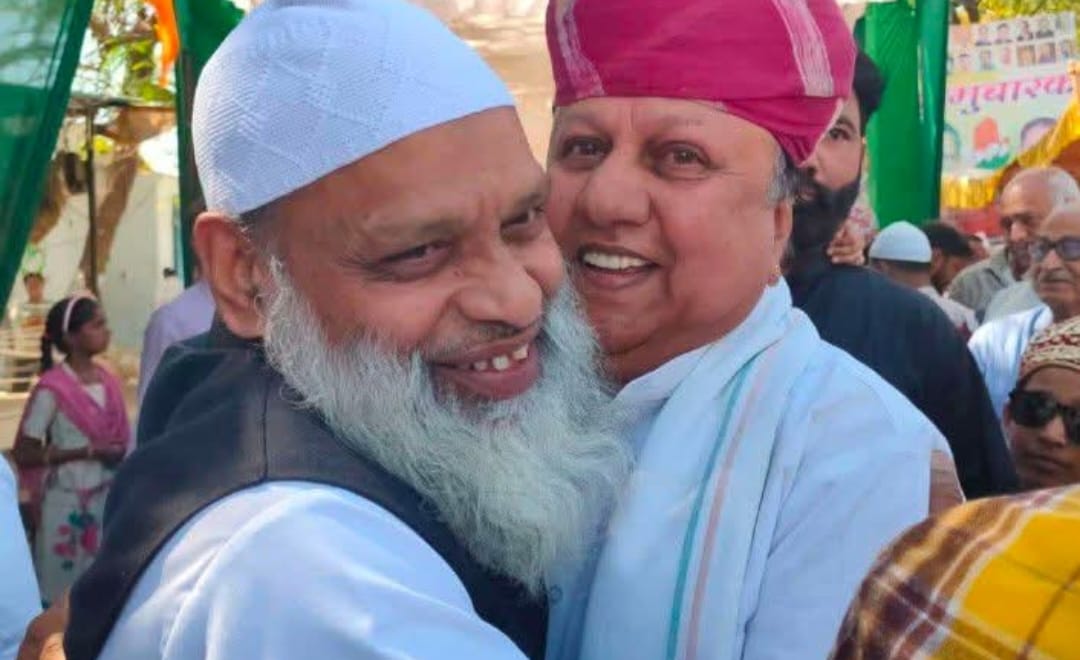 ईद उल फितर का पर्व सौहार्द व भाईचारे से मनाया ईद उल फितर का पर्व सौहार्द व भाईचारे से मनाया