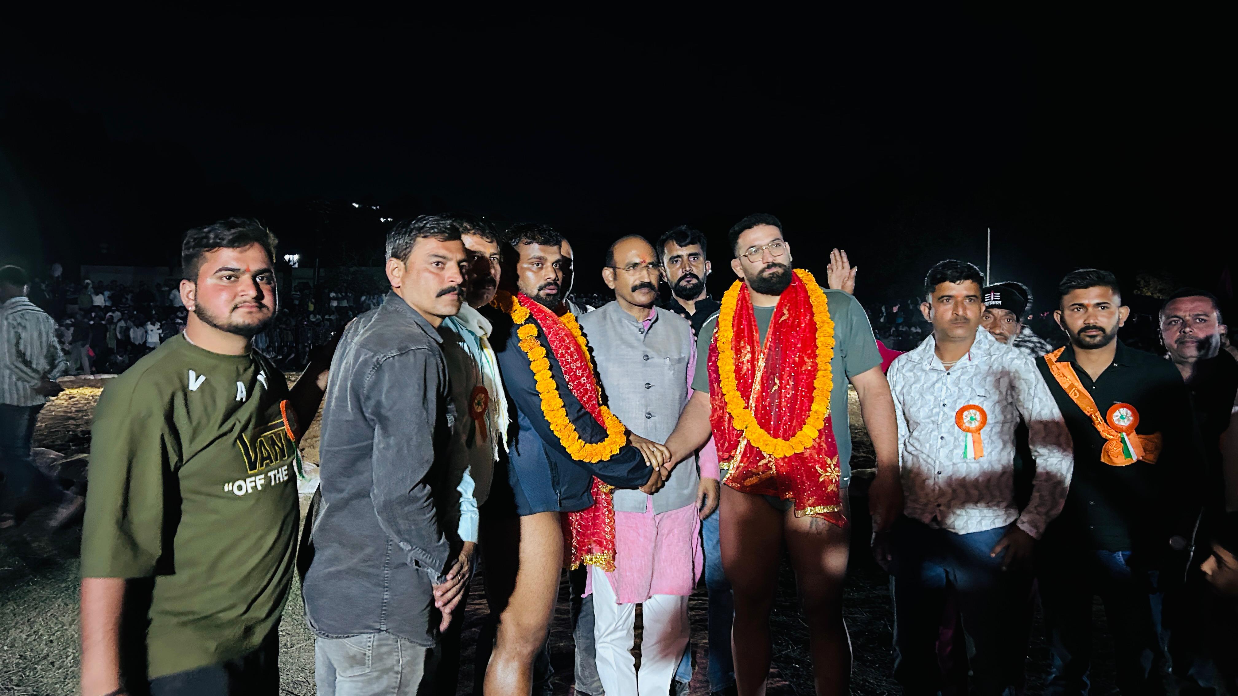 सुमाह में हिन्दू नववर्ष पर विशाल वार्षिक दंगल का आयोजन, ईरान के अहमद मिर्जा ने जीता सुमाह केसरी का खिताब सुमाह में हिन्दू नववर्ष पर विशाल वार्षिक दंगल का आयोजन, ईरान के अहमद मिर्जा ने जीता सुमाह केसरी का खिताब