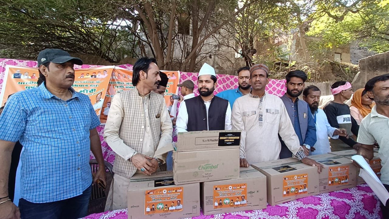 ईद उल फितर का पर्व सौहार्द व भाईचारे से मनाया ईद उल फितर का पर्व सौहार्द व भाईचारे से मनाया