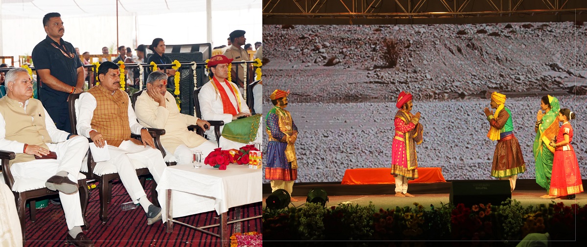 मुख्यमंत्री डॉ. मोहन यादव ने महेश्वर में राष्ट्रसमर्था-देवी अहिल्या की पुण्यगाथा नाट्य मंचन अन्य अतिथियों के साथ देखा
