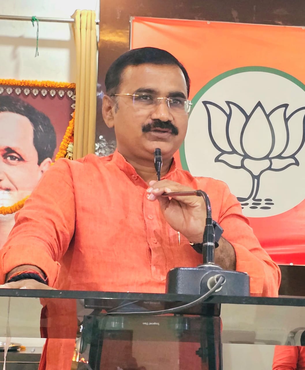 क्षेत्रीय अध्यक्ष दिलीप पटेल क्षेत्रीय अध्यक्ष दिलीप पटेल