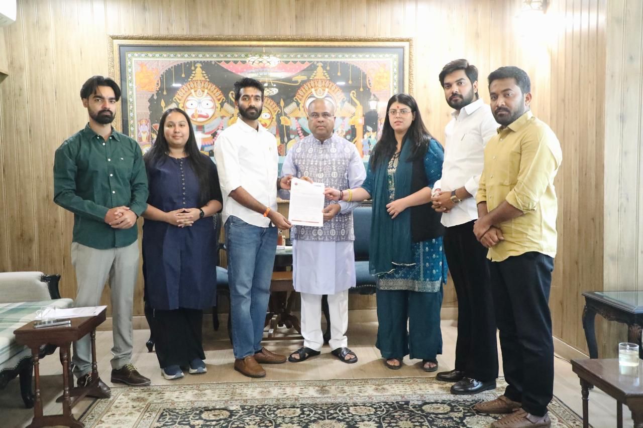 एबीवीपी के राष्ट्रीय सचिव श्रवण बी राज और शिवांगी खारवाल के नेतृत्व में प्रतिनिधि मंडल केंद्रीय शिक्षा मंत्री धर्मेंद्र प्रधान से भेंट एबीवीपी के राष्ट्रीय सचिव श्रवण बी राज और शिवांगी खारवाल के नेतृत्व में प्रतिनिधि मंडल केंद्रीय शिक्षा मंत्री धर्मेंद्र प्रधान से भेंट