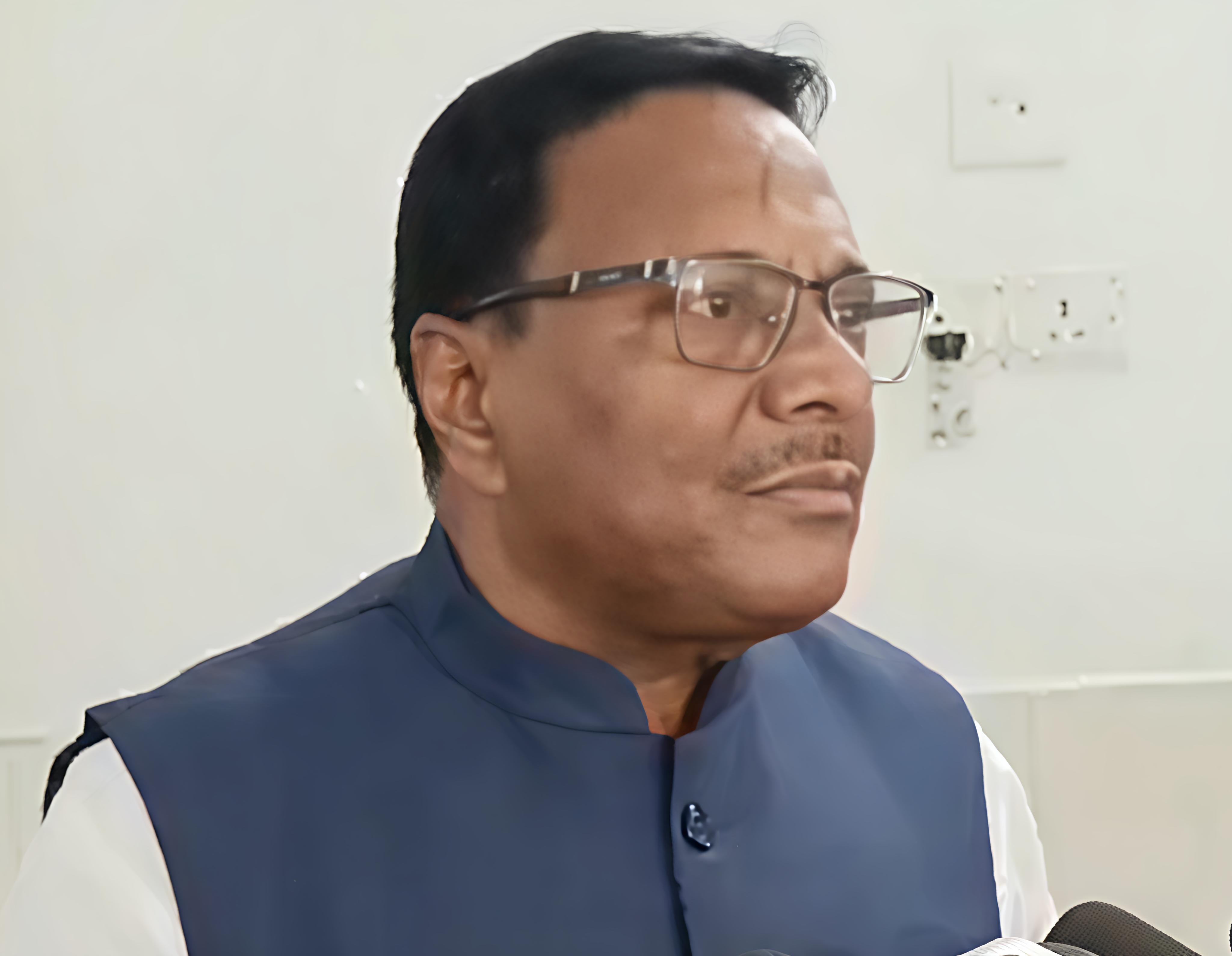 अल्पसंख्यकों की संपत्ति पर कब्जा करना चाहती है सरकार: इजहारूल हुसैन अल्पसंख्यकों की संपत्ति पर कब्जा करना चाहती है सरकार: इजहारूल हुसैन