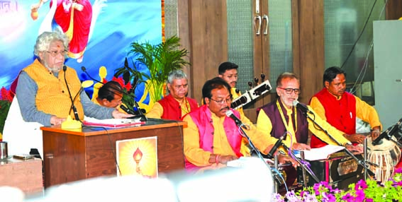 सम्बोधित करते डा. प्रणव पण्ड्या सम्बोधित करते डा. प्रणव पण्ड्या