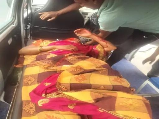 जांजगीर-चांपा में कंटेनर ने बाइक को मारी टक्कर:डेढ़ साल के जांजगीर-चांपा में कंटेनर ने बाइक को मारी टक्कर:डेढ़ साल के