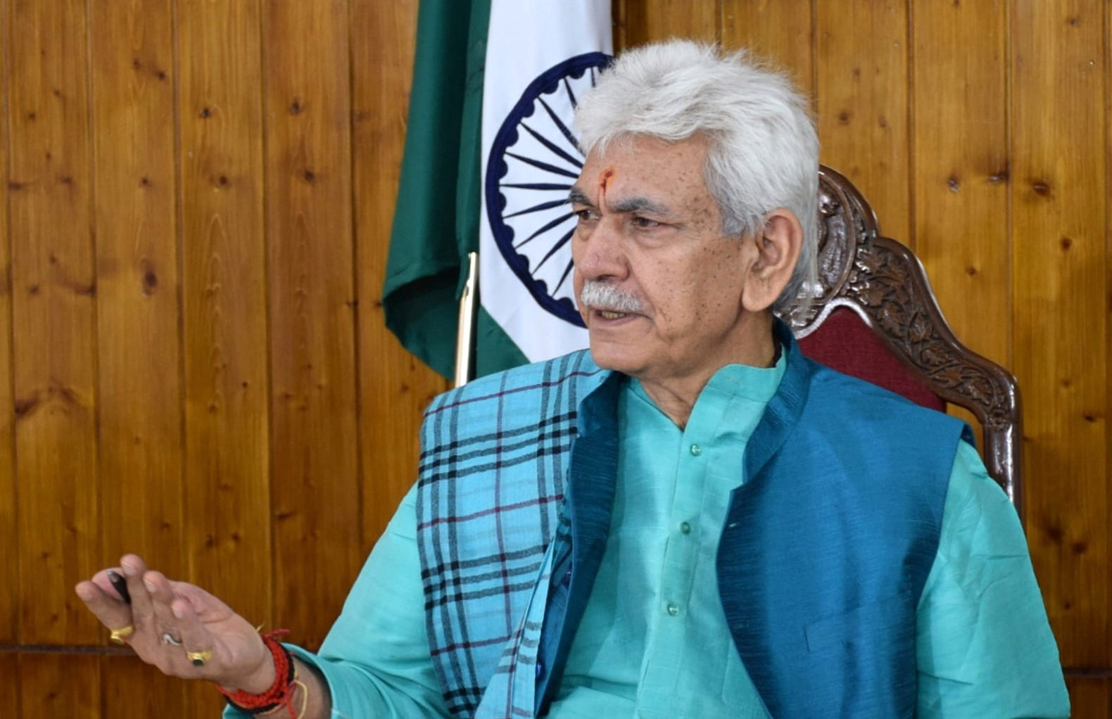 उपराज्यपाल सिन्हा ने अमरनाथ यात्री निवास परियोजनाओं की प्रगति की समीक्षा की उपराज्यपाल सिन्हा ने अमरनाथ यात्री निवास परियोजनाओं की प्रगति की समीक्षा की